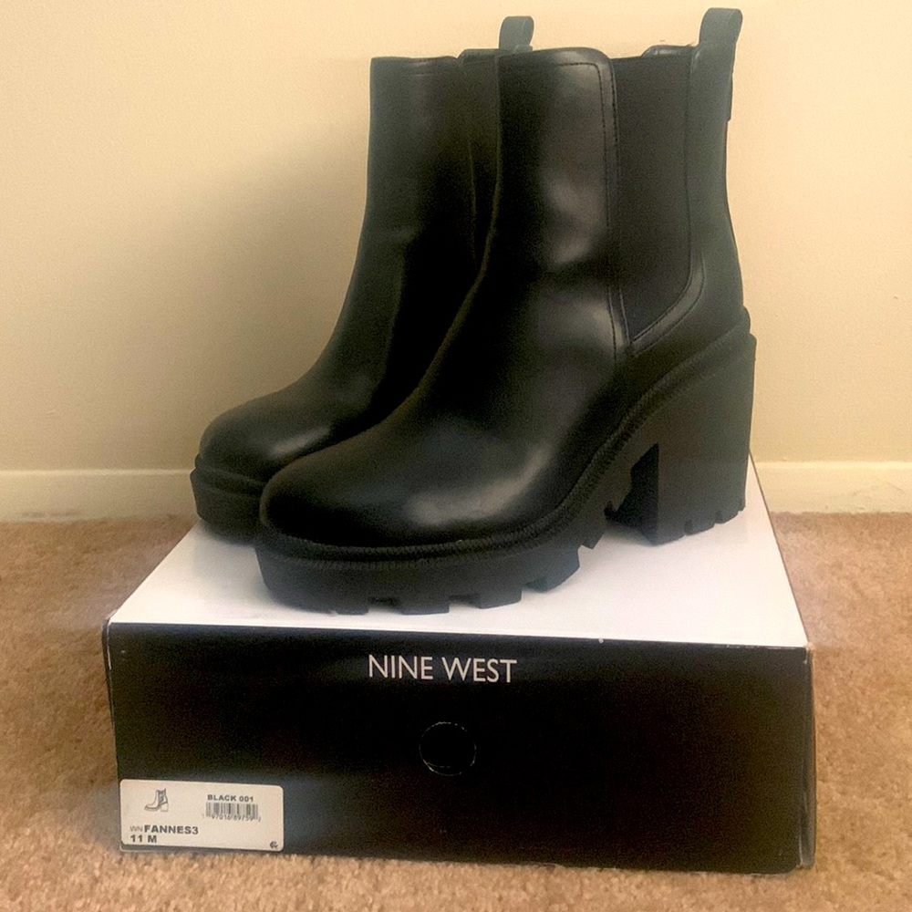 Nine West Chelsea Chunk Boot Size 11